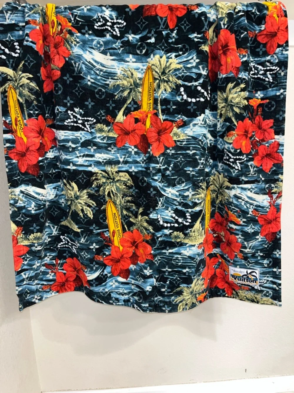 New Authentic Louis Vuitton Surfin' Monogram Beach Towel M79818